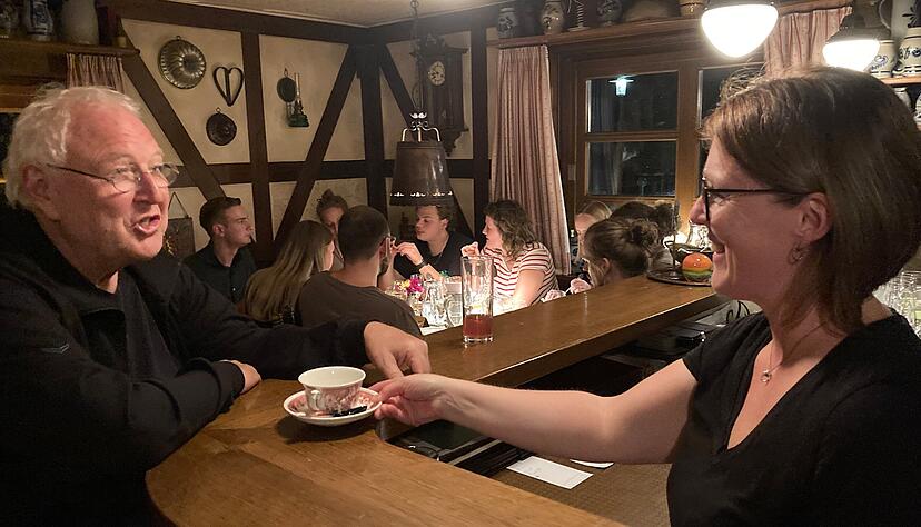 Frank Winkler und seine Tochter Lisa Wiesbacher im Jahr 2024 - Molle trinkt &ouml;fters einen Kaffee mit der Familie, die ihm wehr wichtig ist.