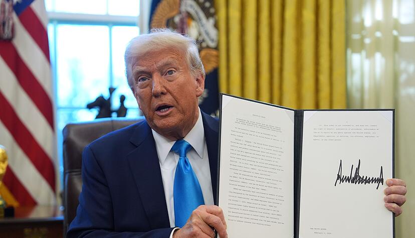 Trump wird nicht m&uuml;de, immer neue Anordnungen zu unterzeichnen. (Archivbild)