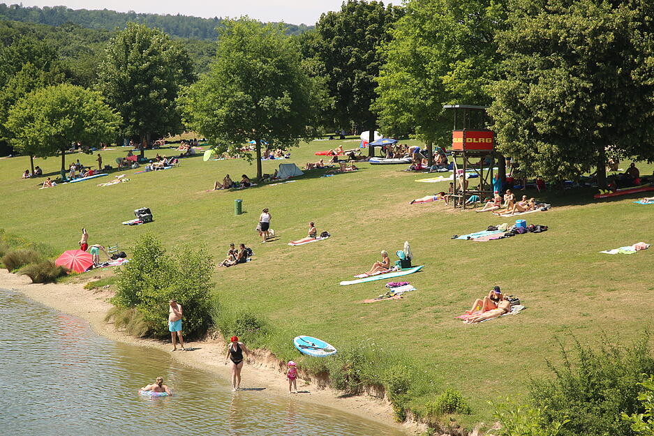 Heiße Temperaturen locken viele Besucher im Landkreis Heilbronn an die Badeseen. So voll war es an den Seen Ehmetsklinge, Elsenz und in Mühlbach. Heiße Temperaturen locken viele Besucher im Landkreis Heilbronn an die Badeseen. So voll war es an den Seen Ehmetsklinge, Elsenz und in Mühlbach.