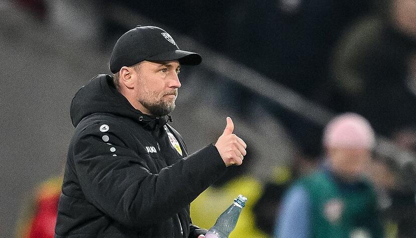 VfB-Coach Sebastian Hoene&szlig; geht zuversichtlich in das Topspiel gegen Borussia Dortmund.