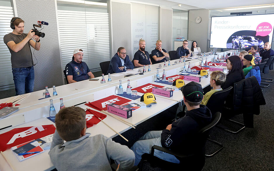 Kinder-Pressekonferenz in Heilbronn mit DTM-Fahrern.
