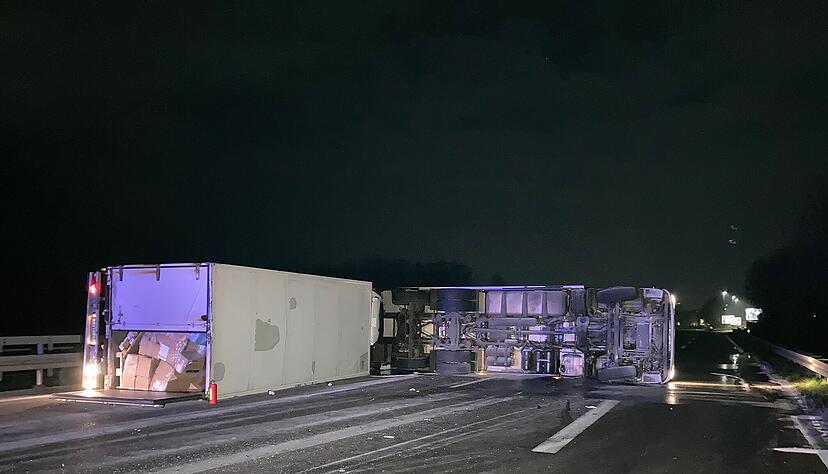 Lkw hat Kartons mit Saft geladen. Foto: Kinkopf Lkw hat Kartons mit Saft geladen. Foto: Kinkopf