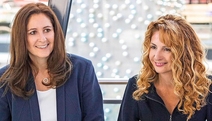 "Junge Leute unterst&uuml;tzen wir": Ingrid (links) und Margareta J&auml;ger wurden in diesem Jahr auch f&uuml;r den Gro&szlig;en Preis des Mittelstands nominiert.
Foto: privat