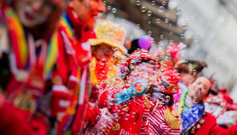 Karneval ist bunt, fröhlich und diskriminierend? Der Stuttgarter Karnevalsverein "Zigeunerinsel" steht wegen seines Namens immer wieder in Kritik. Karneval ist bunt, fröhlich und diskriminierend? Der Stuttgarter Karnevalsverein "Zigeunerinsel" steht wegen seines Namens immer wieder in Kritik.