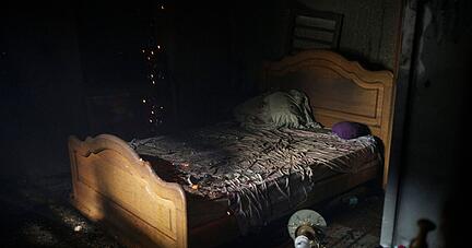 Das Innere eine Hauses in Charkiw nach einem russischen Angriff.