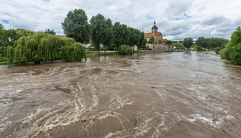 Bei lokalen Starkregen kommt traditioneller Hochwasserschutz an seine Grenzen. Das gilt auch für den Neckar in der Region. Bei lokalen Starkregen kommt traditioneller Hochwasserschutz an seine Grenzen. Das gilt auch für den Neckar in der Region.