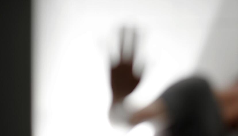 Soziale Isolation, verschlechterte Gesundheit: Die Stigmatisierung ist für Betroffene oft eine enorme zusätzliche Belastung. Soziale Isolation, verschlechterte Gesundheit: Die Stigmatisierung ist für Betroffene oft eine enorme zusätzliche Belastung.