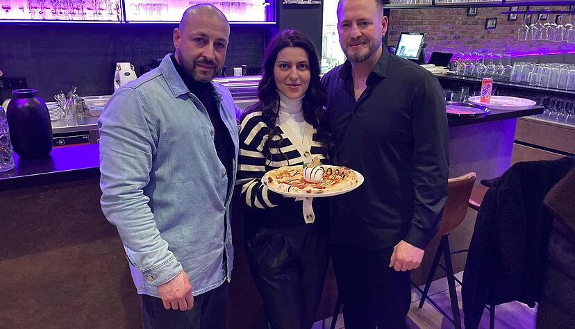 Pizzeria Fratelli in Ittlingen hat bei der Pizza-Euroleague den f&uuml;nften Preis gewonnen. Francesco Ferruggia, Lucia Ciliberti und Filippo Ferrugia (von links).