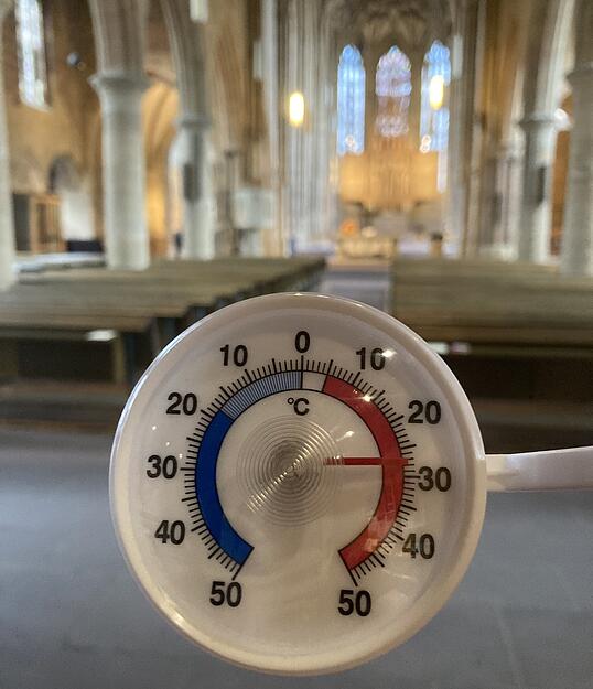 Schutz vor der Sonne findet man in Heilbronn auch in der Kilianskirche. Acht Grad weniger hat es im Vergleich zur Heilbronner Innenstadt.