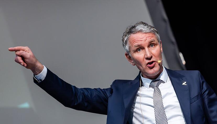 Der Th&uuml;ringer AfD-Landeschef in der vollen Wittumhalle.