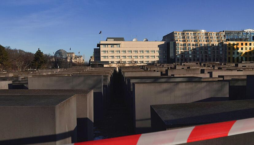 Die Bundesanwaltschaft hat die Ermittlungen zu einer Messerattacke am Holocaust-Denkmal &uuml;bernommen.