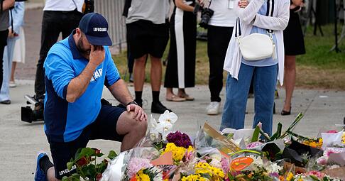 Wut, Trauer und Empörung bestimmen weiter den Alltag vieler in Sydney nach dem Attentat mit 15 Toten. Wut, Trauer und Empörung bestimmen weiter den Alltag vieler in Sydney nach dem Attentat mit 15 Toten.