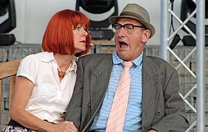 Auftakt mit Humor. Die Rällingbühne eröffnet mit Silvia Häfner und Uwe Petruschka das Bürgerparkfest komödiantisch. Auftakt mit Humor. Die Rällingbühne eröffnet mit Silvia Häfner und Uwe Petruschka das Bürgerparkfest komödiantisch.