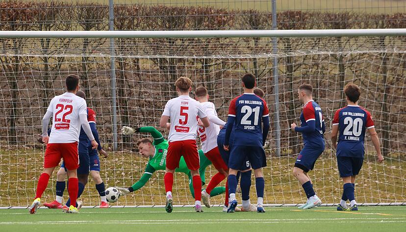 Gute Reaktion; Nico Purtscher im Spiel gegen Normannia Gm&uuml;nd.