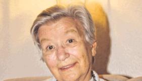 Evelyn Sanders bedient Reiseträume von Sommer und Meer.Foto: Weller Evelyn Sanders bedient Reiseträume von Sommer und Meer.Foto: Weller