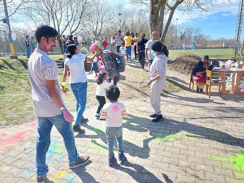 In Bad Friedrichshall findet am 22. März das "Holi Festival" statt. Viele Besucher feiern dort das indische Frühlingsfest mit bunten Farben.