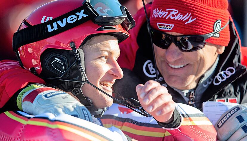 Gut gelaunt am 29. Dezember in Lienz: Marlene Schmotz, hier im Gespräch mit Wolfgang Maier, ist zuletzt so gut wie noch nie gefahren. Foto: imago images/GEPA pictures
