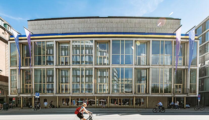 Die alte Oper im Stil der Nachkriegsmoderne wiederaufgebaut. (Archivbild)