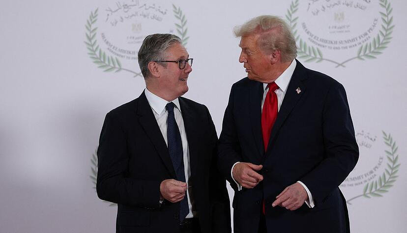 Damals noch guter Dinge: US-Pr&auml;sident Donald Trump (r) und Premierminister Keir Starmer. (Archivbild)