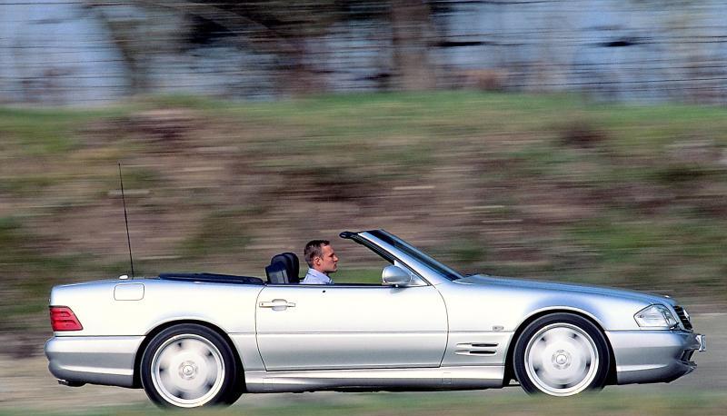 Offene Potenz: Der SL 73 AMG ist 1999 das bis dahin st&auml;rkste Stra&szlig;enfahrzeug aus der Zusammenarbeit mit AMG.