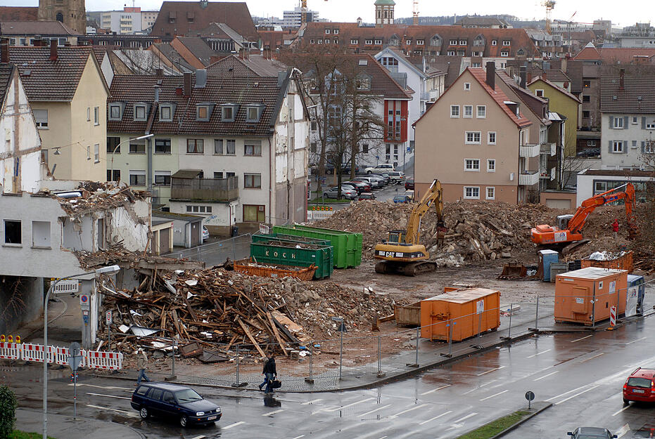 Der Bereich am Bollwerksturm bekommt im März 2007 ein ganz neues Gesicht. Das Autohaus Ecke Turmstraße wurde abgebrochen. Im Sommer soll mit dem Bau des urspünglich geplanten Gesundheits- und Wellnesszentrums begonnen werden.