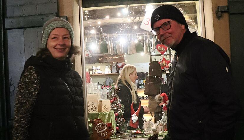 Die pittoreske Kulisse sowie die Authentizit&auml;t machen den Waldenburger Weihnachtsmarkt aus, finden Barbara und Felix Greiner aus Schw&auml;bisch Hall.