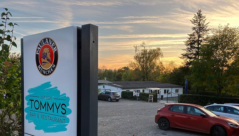 Tommys Bar und Restaurant liegt in Öhringen in der Kleingartenanlage. Tommys Bar und Restaurant liegt in Öhringen in der Kleingartenanlage.