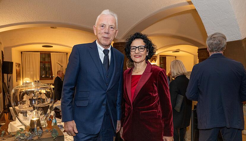 Vor rund 140 G&auml;sten hielt B&auml;rbel G. Renner (rechts), Gesch&auml;ftsf&uuml;hrerin der Dieter-Schwarz-Stiftung, die Festrede.