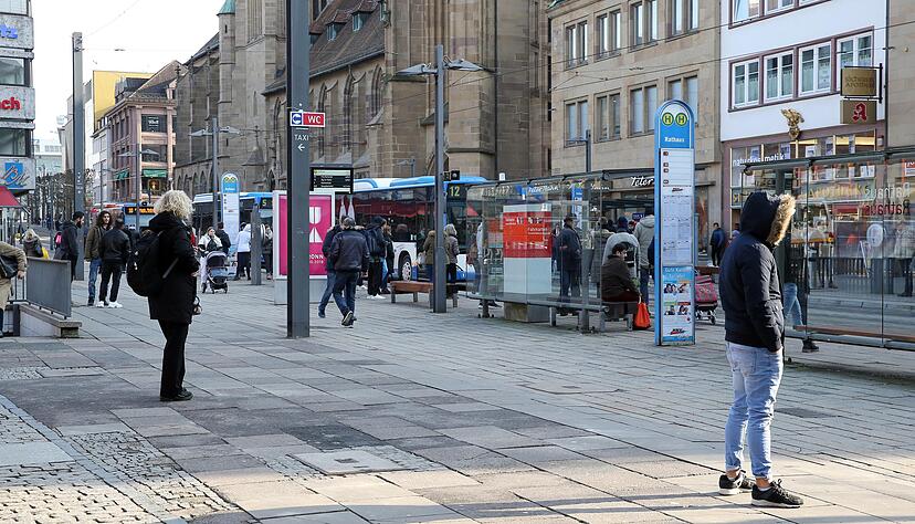 Der festgenommene Mann soll auf dem Marktplatz Heilbronn mit Drogen gehandelt haben. Foto: Andreas Veigel/p>