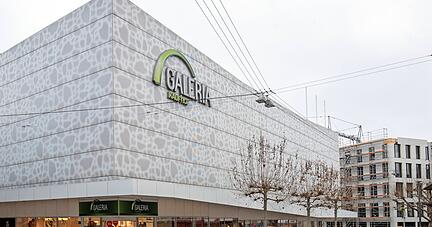 Immer noch ein Anziehungspunkt für Kunden. Die Galeria-Kaufhof-Filiale in der Fleiner Straße.
 Foto: Veigel, Andreas Immer noch ein Anziehungspunkt für Kunden. Die Galeria-Kaufhof-Filiale in der Fleiner Straße.
 Foto: Veigel, Andreas