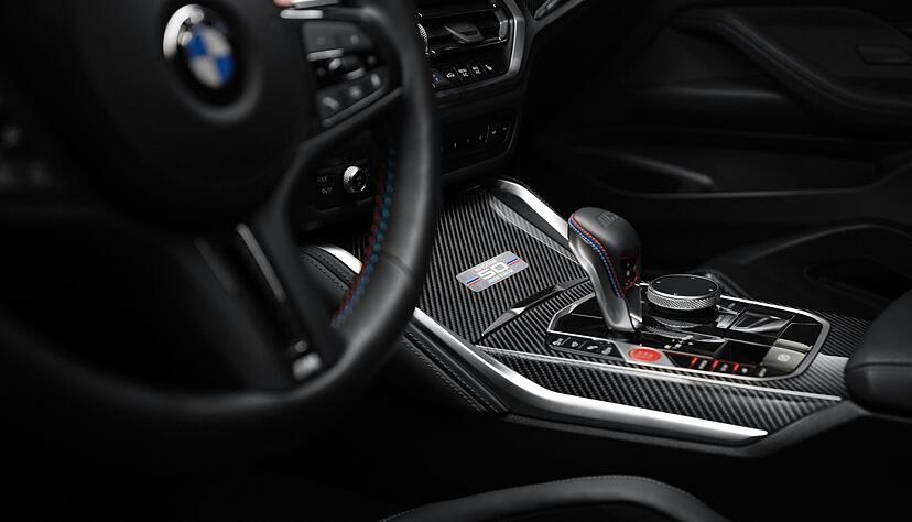 Griffig: Wählhebel wie dieser in einem BMW M4 beweisen, dass man auch ohne manuelles Schaltgetriebe durchaus noch etwas in der Hand haben kann.