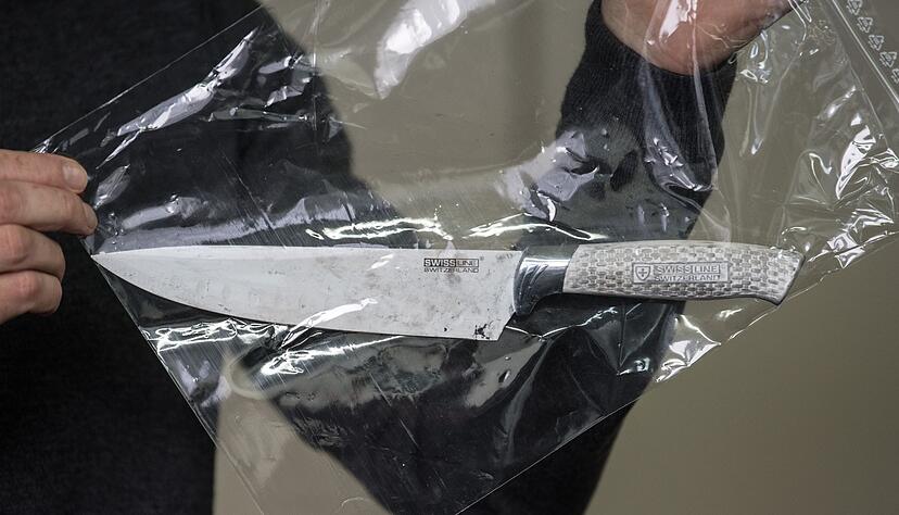 Tatverdächtige bei Messerattacken sind überwiegend erwachsene Männer. (Symbolfoto) Tatverdächtige bei Messerattacken sind überwiegend erwachsene Männer. (Symbolfoto)