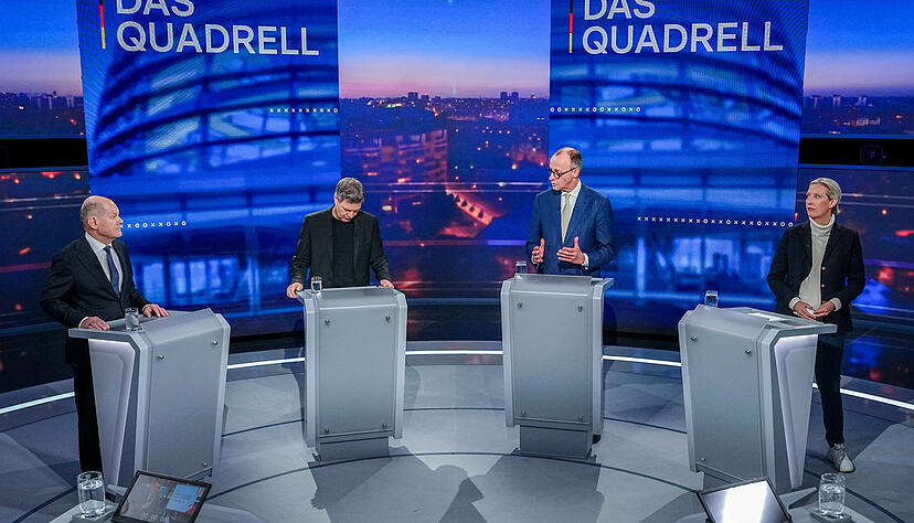Bei RTL diskutierten am Sonntagabend die vier Kanzlerkandidaten von SPD, Union, Grünen und AfD über die richtigen Wege aus der Krise. Bei RTL diskutierten am Sonntagabend die vier Kanzlerkandidaten von SPD, Union, Grünen und AfD über die richtigen Wege aus der Krise.