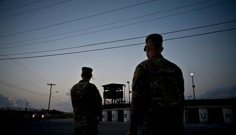 Der US-Marinest&uuml;tzpunkt Guant&aacute;namo Bay auf Kuba ist ber&uuml;chtigt wegen eines umstrittenen Gefangenenlagers, das die Vereinigten Staaten nach den Anschl&auml;gen vom 11. September 2001 errichtet hatten. (Archivbild)