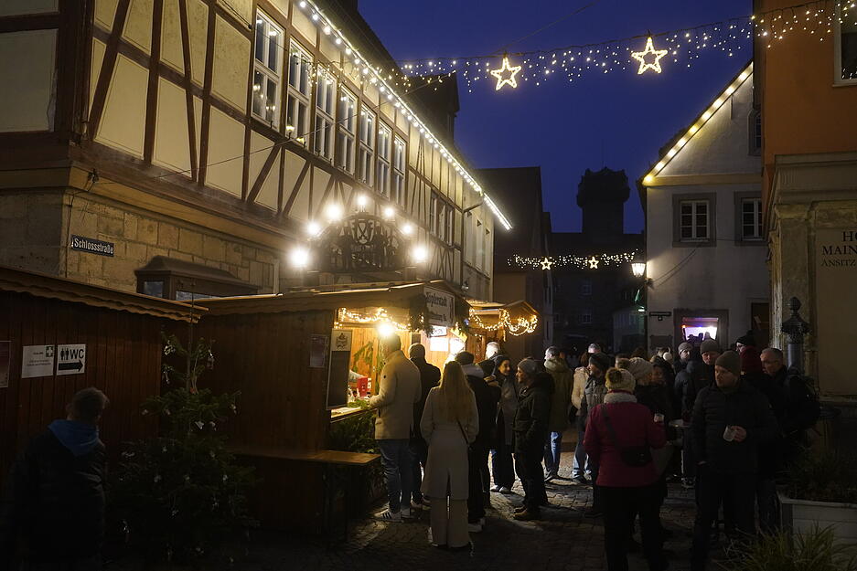 Wenn der Winter leuchtet: Stimmungsvolle Eindrücke von der Bergweihnacht. Wenn der Winter leuchtet: Stimmungsvolle Eindrücke von der Bergweihnacht.