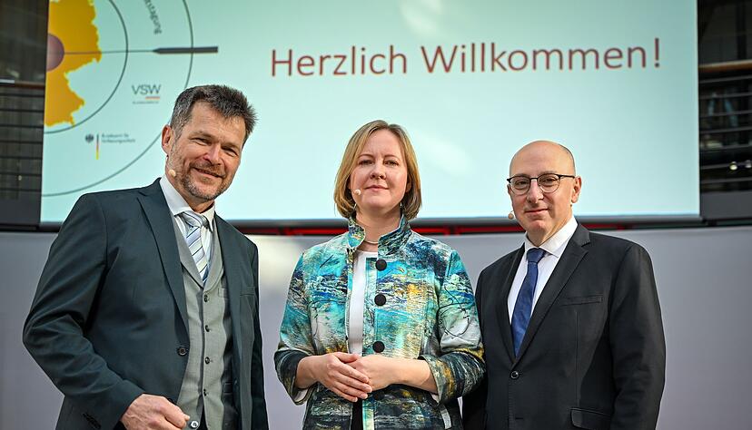 Marika Linntam, Botschafterin der Republik Estland in Berlin, berichtet von Pr&auml;ventionsma&szlig;nahmen ihres Landes gegen Sabotage und Cyberoperationen Russlands.