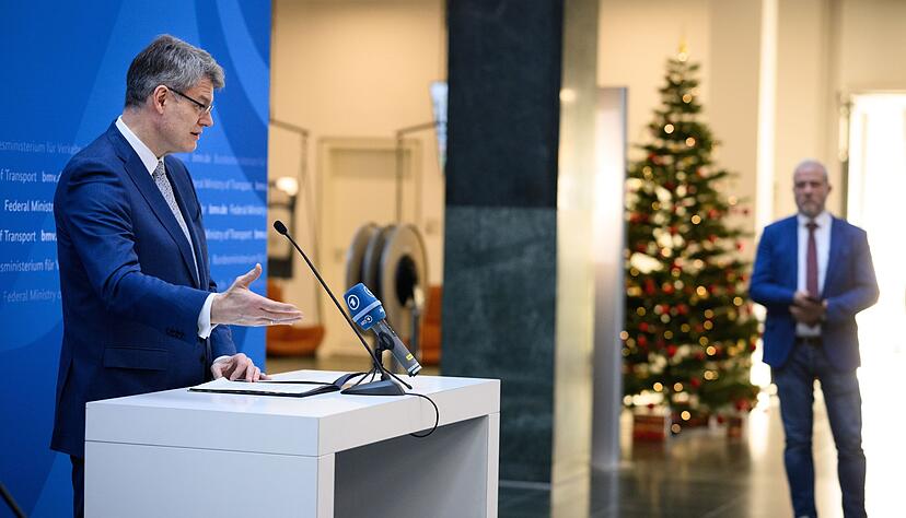 Verkehrsminister Schnieder (CDU) will mehr Gas geben.