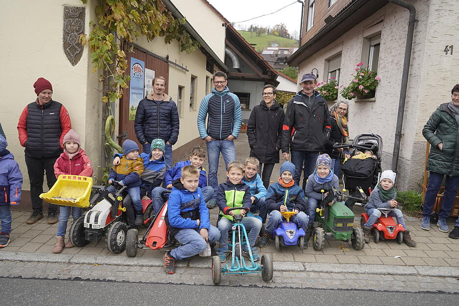 Der Herbstpferdemarkt in Dörzbach am Samstag, dem 2. November 2024, lockte viele Besucher an.
