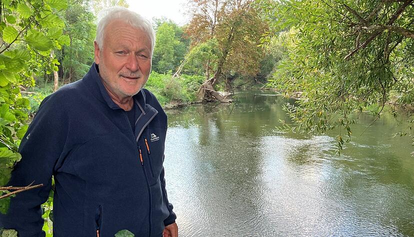 Wolf-Dieter Buck (73) vom Fischereiverein Jagsthausen sagt, die Stimmung im Verein sei wegen der Schwarzfischer schlecht. Foto: Jürgen Kümmerle Wolf-Dieter Buck (73) vom Fischereiverein Jagsthausen sagt, die Stimmung im Verein sei wegen der Schwarzfischer schlecht. Foto: Jürgen Kümmerle