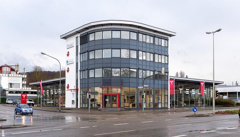 In der Stuttgarter Stra&szlig;e ist eine Tesla-Niederlassung eingezogen.