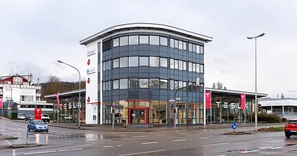 In der Stuttgarter Straße ist eine Tesla-Niederlassung eingezogen.
Foto: Berger In der Stuttgarter Straße ist eine Tesla-Niederlassung eingezogen.
Foto: Berger