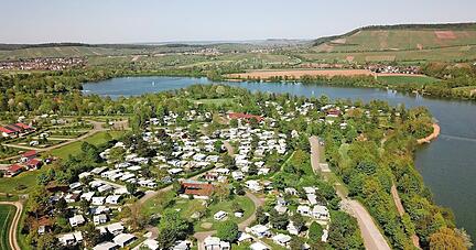 300 Dauer- und 300 Ferienstellplätze hat der Campingpark Breitenauer See zu bieten. Dazu kommen Holzhäuser, Mobilheime und Schlaffässer.
Foto: Archiv/Linnebach