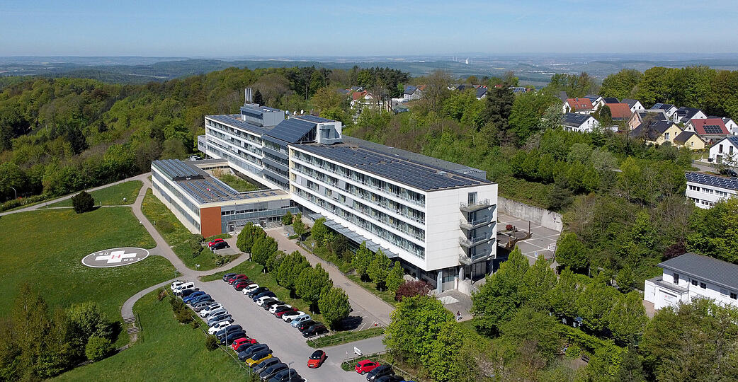 Rund 500 Mitarbeiterinnen und Mitarbeiter arbeiten an der SLK-Klinik in L&ouml;wenstein &ndash; nach der Schlie&szlig;ung sollen sie an den Standorten in Heilbronn und Bad Friedrichshall unterkommen.