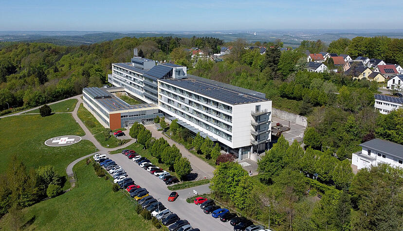 Rund 500 Mitarbeiterinnen und Mitarbeiter arbeiten an der SLK-Klinik in L&ouml;wenstein &ndash; nach der Schlie&szlig;ung sollen sie an den Standorten in Heilbronn und Bad Friedrichshall unterkommen.