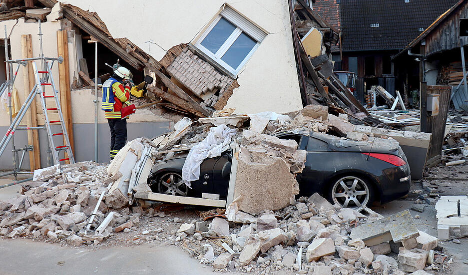 Man arbeite mit Hochdruck, aber mit Bedacht. &laquo;Wie m&uuml;ssen behutsam vorgehen&raquo;, betonte ein Polizeisprecher.
