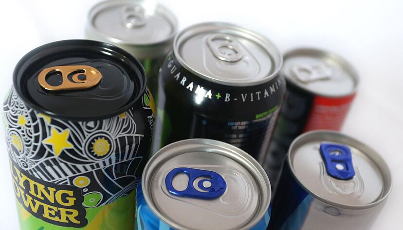 Energy-Drinks aus Dosen sind vor allem bei Jugendlichen beliebt.