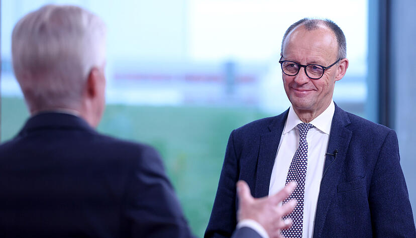 CDU Kanzlerkandidat Friedrich Merz stellte sich am Samstag im Carmen-Würth-Forum in Künzelsau den Fragen von Stimme-Chefradakteur Uwe Ralf Heer CDU Kanzlerkandidat Friedrich Merz stellte sich am Samstag im Carmen-Würth-Forum in Künzelsau den Fragen von Stimme-Chefradakteur Uwe Ralf Heer