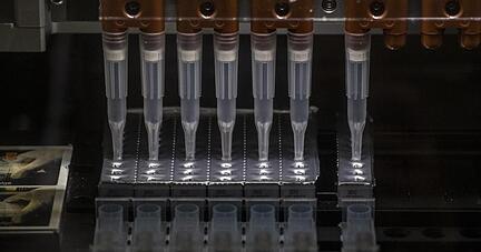 Ein Analyseger&auml;t zur Erkennung von Mutationen des Coronavirus.