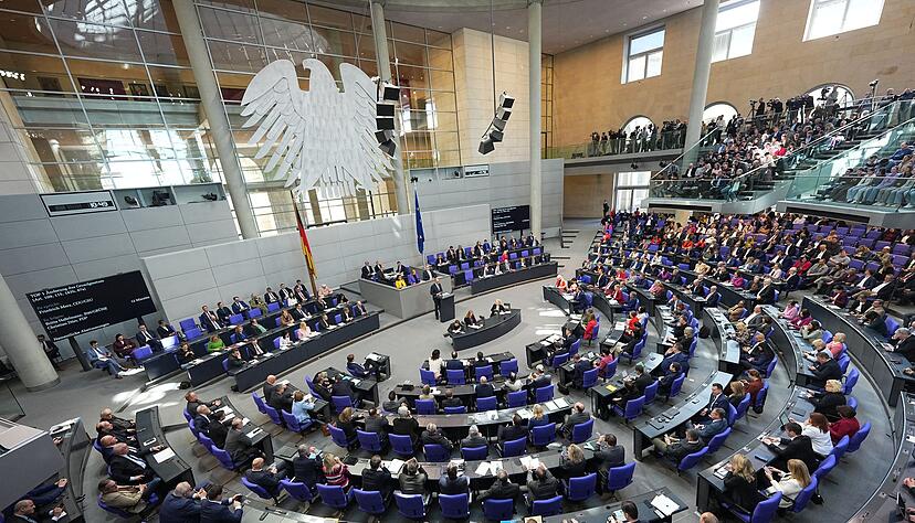 Voraussichtlich am Freitag wird der Haushaltsausschuss des Bundestags &uuml;ber die Freigabe der Milliarden entscheiden.