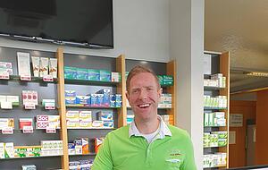 Apotheker Rouven Steeb in seiner Jagsttal-Filiale in Möckmühl. Apotheker Rouven Steeb in seiner Jagsttal-Filiale in Möckmühl.